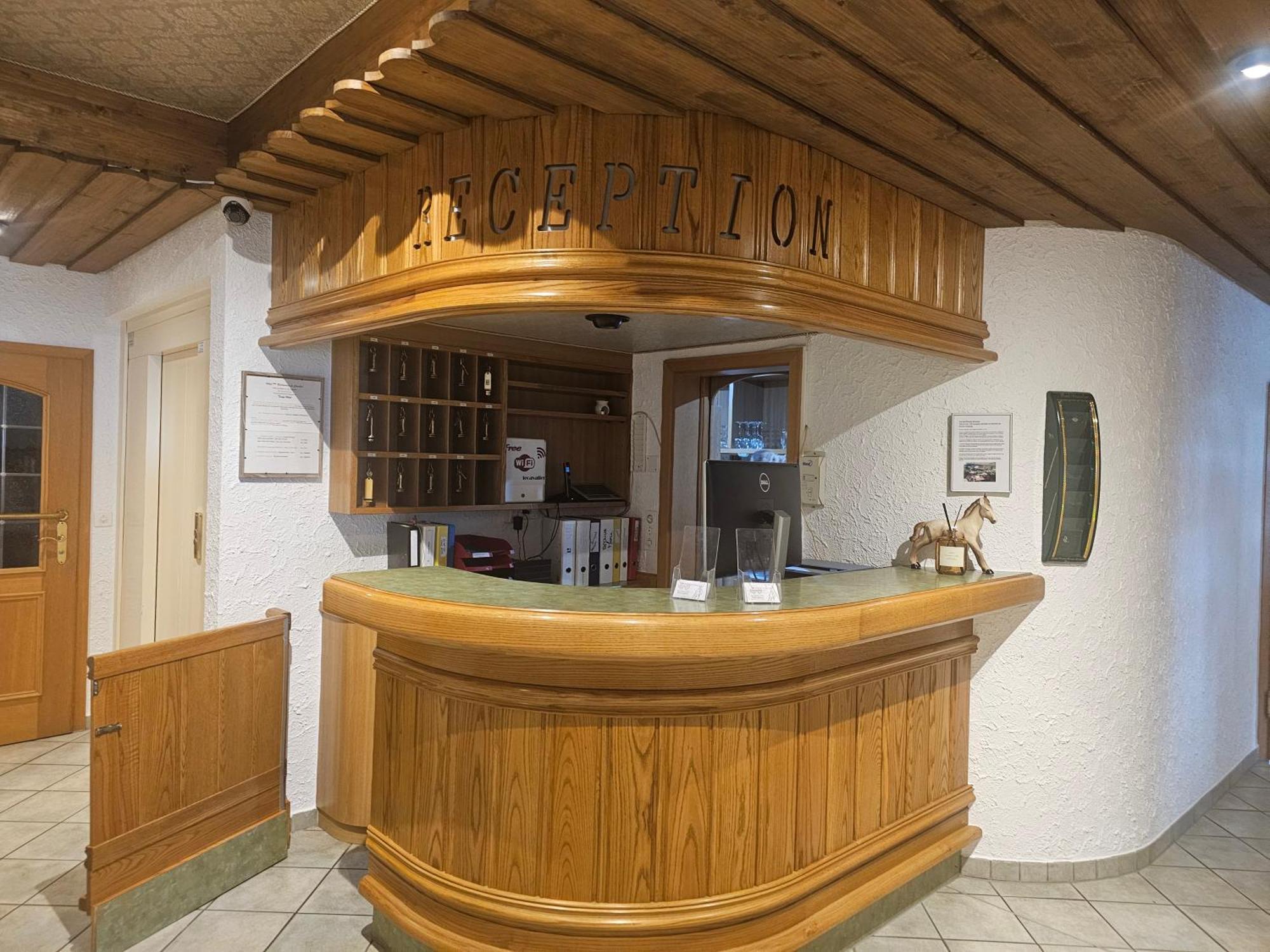 Soyhières Le Cavalier酒店 外观 照片